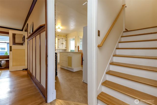 206 5th Avenue NW, Puyallup, WA 98371