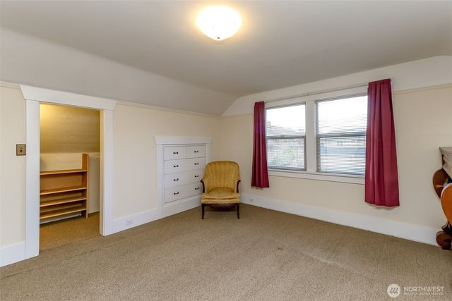 206 5th Avenue NW, Puyallup, WA 98371