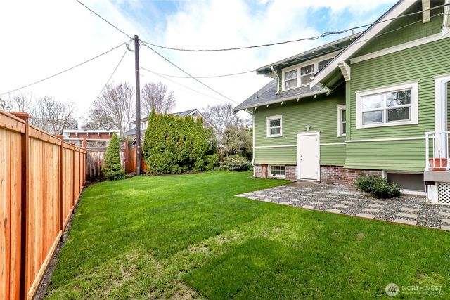 206 5th Avenue NW, Puyallup, WA 98371