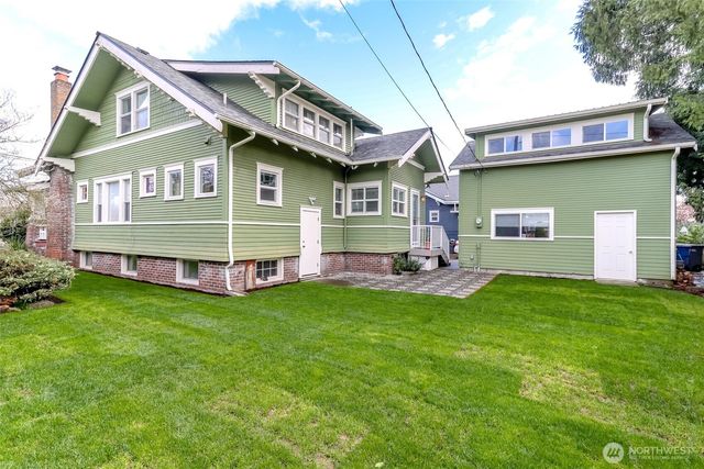 206 5th Avenue NW, Puyallup, WA 98371