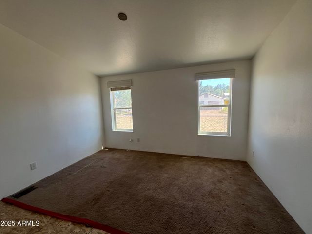 2122 MEADOW Lane, Overgaard, AZ 85933