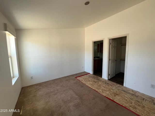 2122 MEADOW Lane, Overgaard, AZ 85933