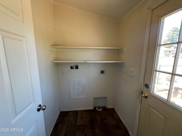 2122 MEADOW Lane, Overgaard, AZ 85933