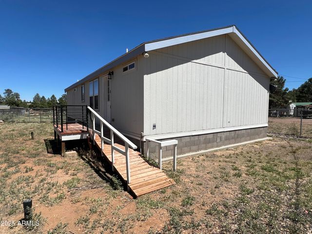 2122 MEADOW Lane, Overgaard, AZ 85933