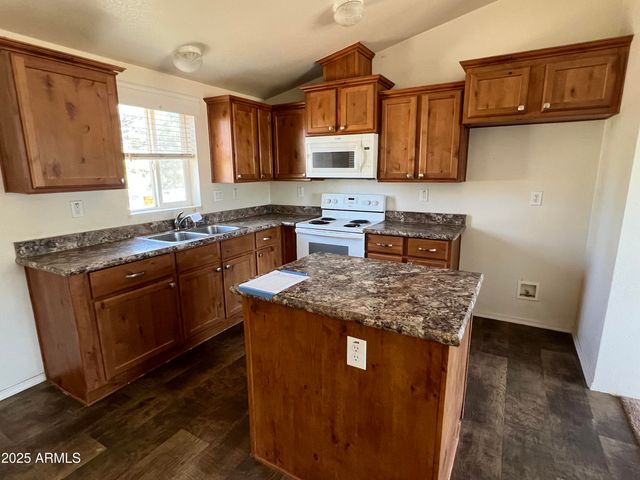 2122 MEADOW Lane, Overgaard, AZ 85933