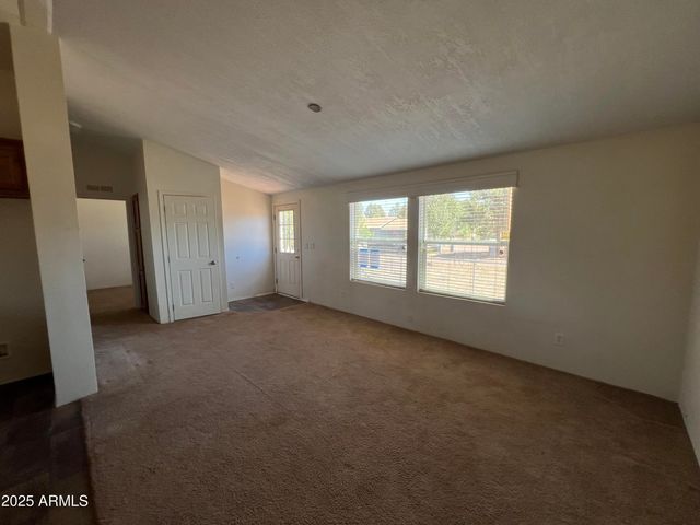 2122 MEADOW Lane, Overgaard, AZ 85933