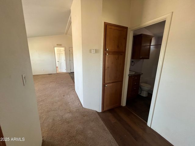 2122 MEADOW Lane, Overgaard, AZ 85933