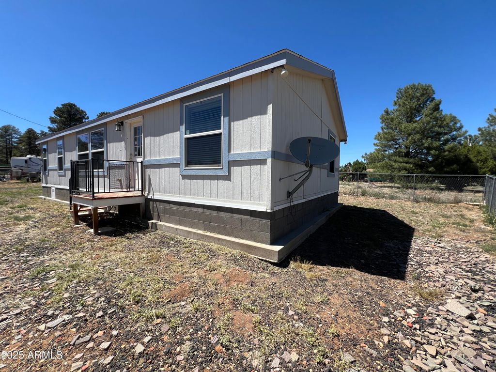 2122 MEADOW Lane, Overgaard, AZ 85933