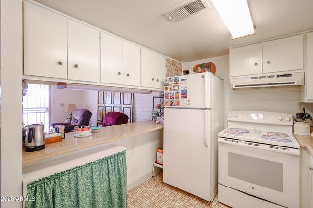 8211 E Garfield Street J12, Scottsdale, AZ 85257