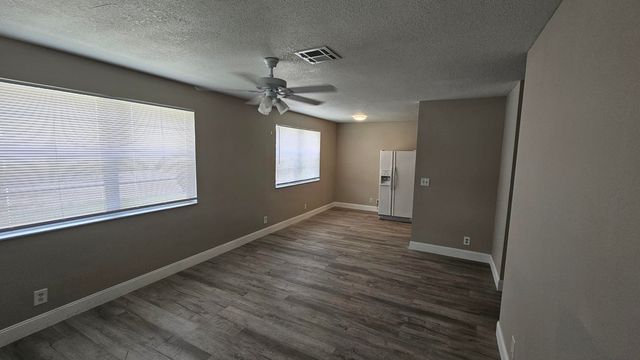 1501 W 17th Street, Riviera Beach, FL 33404