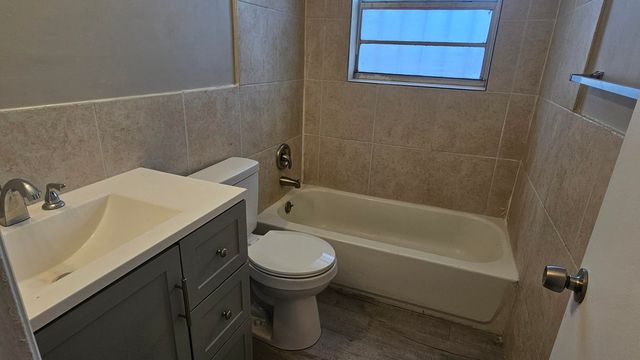 1501 W 17th Street, Riviera Beach, FL 33404