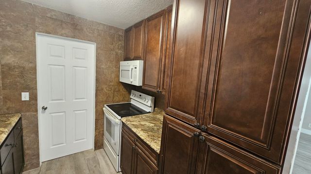 1501 W 17th Street, Riviera Beach, FL 33404