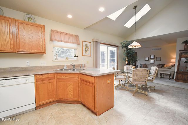 2545 Glengate Dr, Toledo, OH 43614