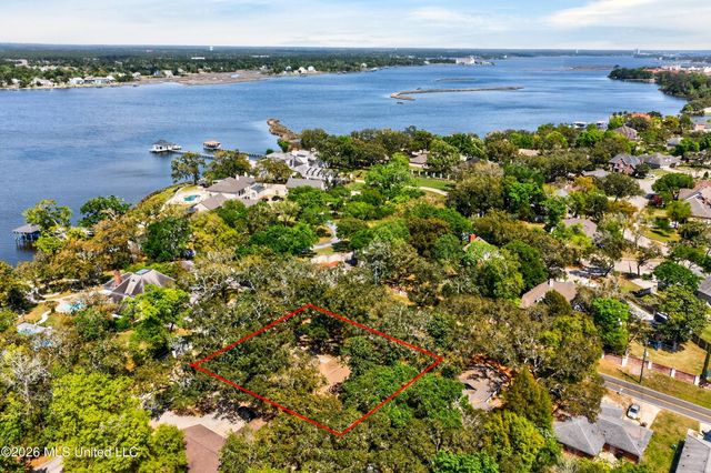 2105 Ward Lane, Biloxi, MS 39531