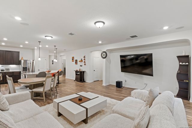 5714 Agave Spine, San Antonio, TX 78261