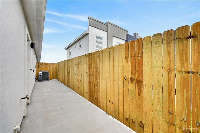 12504 N 39th Street, Edinburg, TX 78541