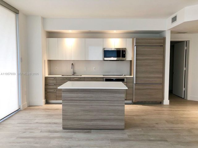 121 NE 34th St 2704, Miami, FL 33137