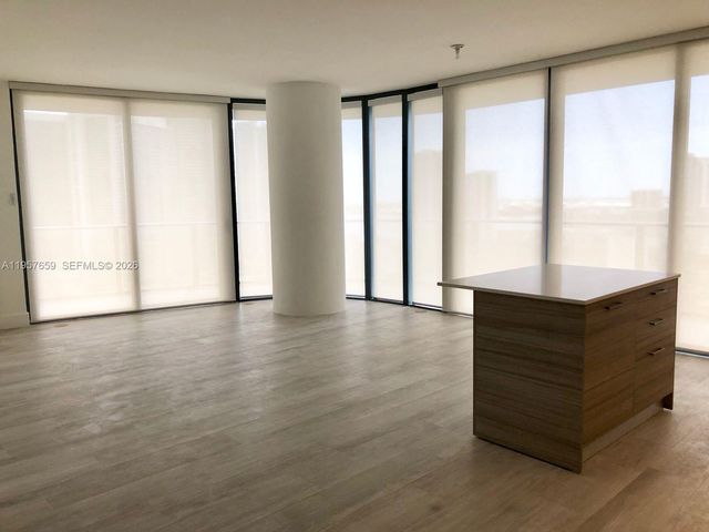 121 NE 34th St 2704, Miami, FL 33137