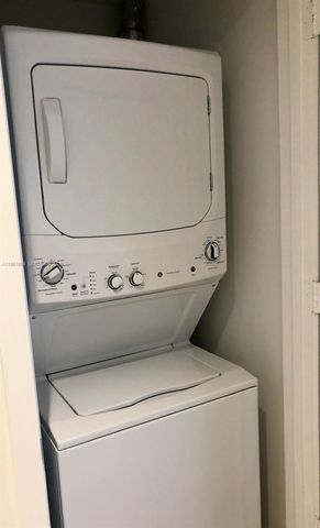 121 NE 34th St 2704, Miami, FL 33137