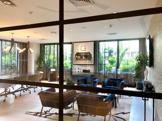 121 NE 34th St 2704, Miami, FL 33137