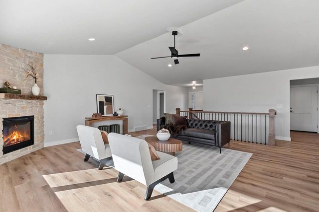 1424 DIVINITY DRIVE, De Pere, WI 54115