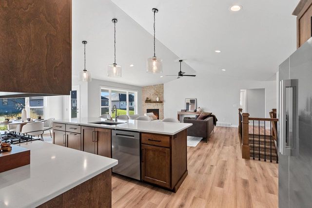 1424 DIVINITY DRIVE, De Pere, WI 54115