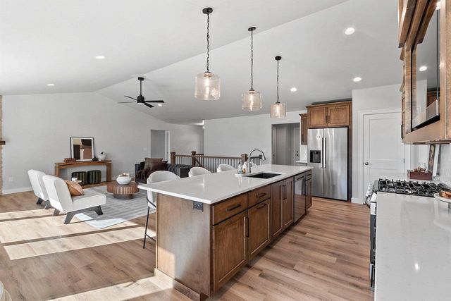 1424 DIVINITY DRIVE, De Pere, WI 54115