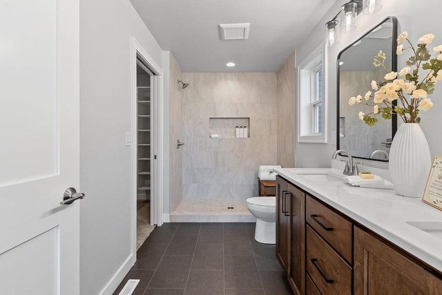 1424 DIVINITY DRIVE, De Pere, WI 54115