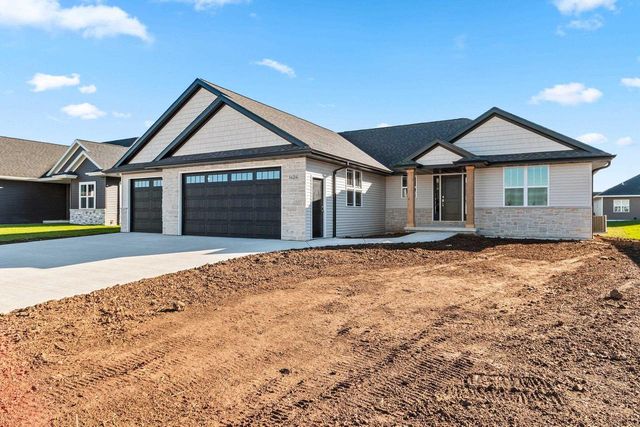 1424 DIVINITY DRIVE, De Pere, WI 54115
