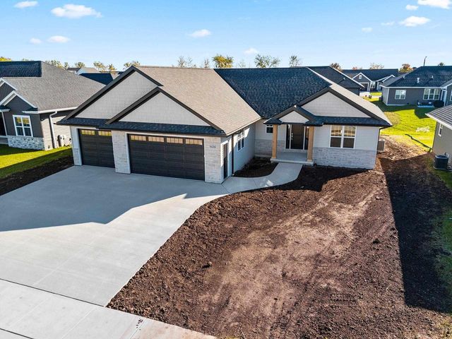 1424 DIVINITY DRIVE, De Pere, WI 54115