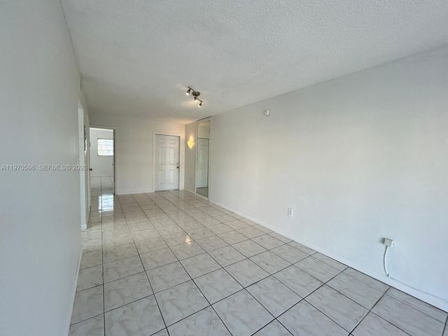 7426 SW 82 ST D222, Miami, FL 33143