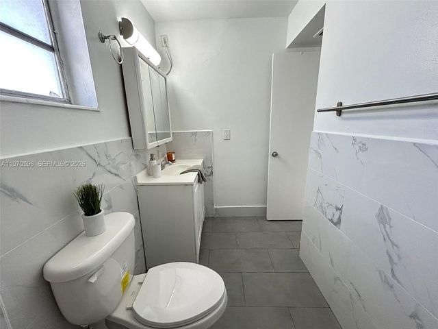 7426 SW 82 ST D222, Miami, FL 33143