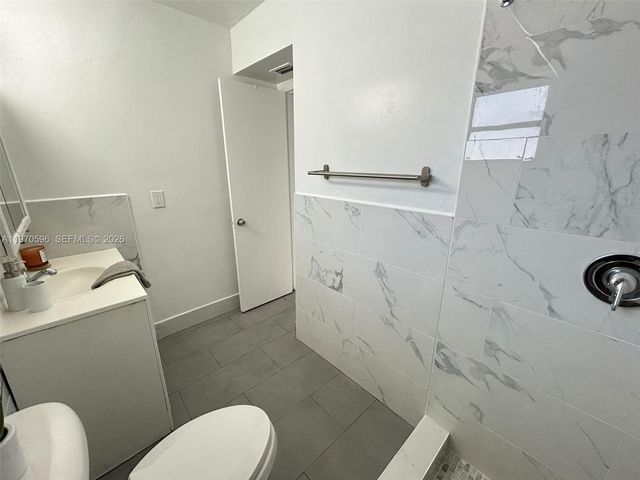 7426 SW 82 ST D222, Miami, FL 33143