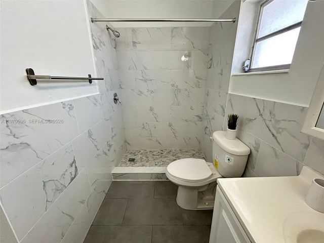 7426 SW 82 ST D222, Miami, FL 33143