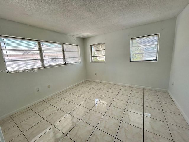 7426 SW 82 ST D222, Miami, FL 33143