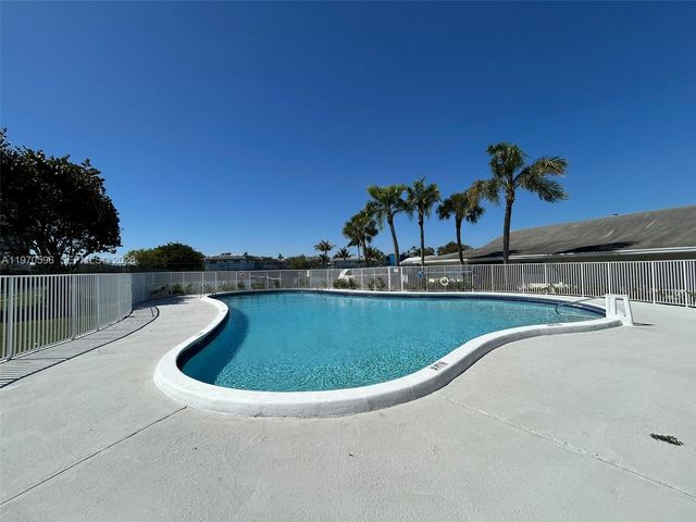 7426 SW 82 ST D222, Miami, FL 33143
