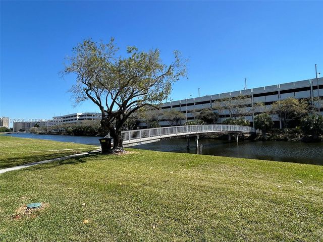 7426 SW 82 ST D222, Miami, FL 33143