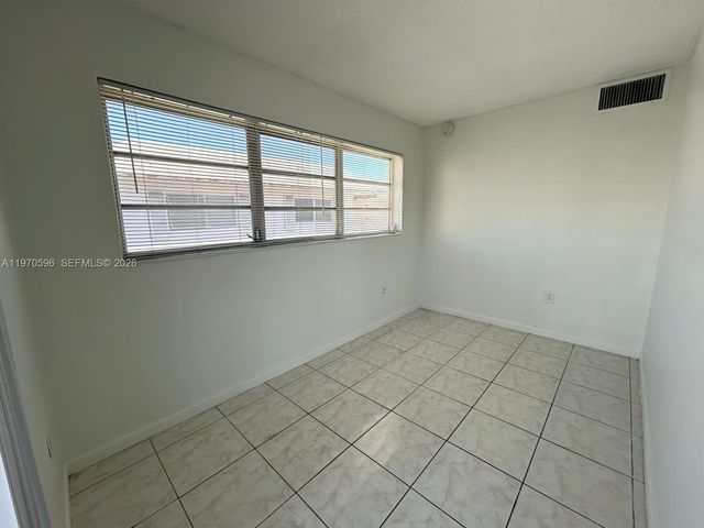 7426 SW 82 ST D222, Miami, FL 33143