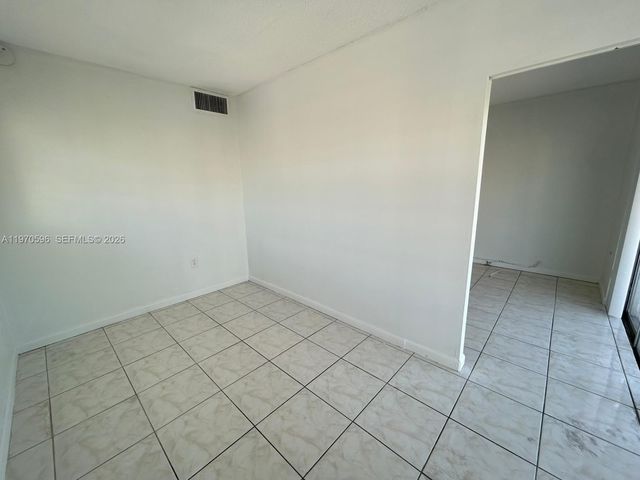 7426 SW 82 ST D222, Miami, FL 33143