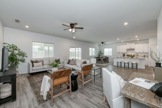 1391 Shoreside Drive, Madera, CA 93637