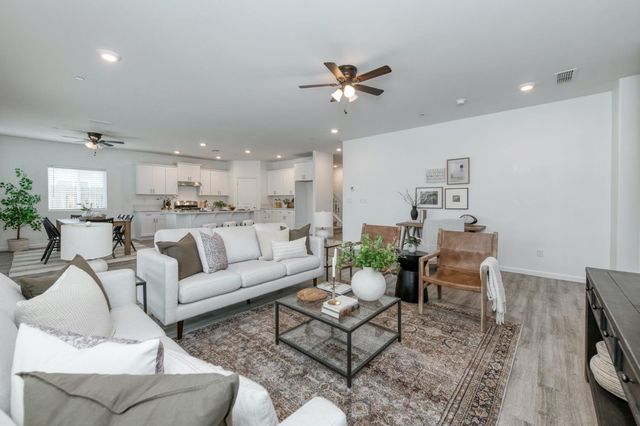 1391 Shoreside Drive, Madera, CA 93637