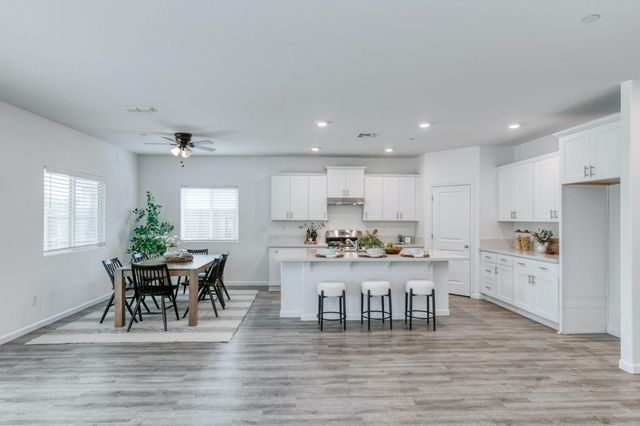1391 Shoreside Drive, Madera, CA 93637