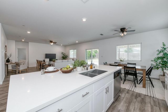 1391 Shoreside Drive, Madera, CA 93637