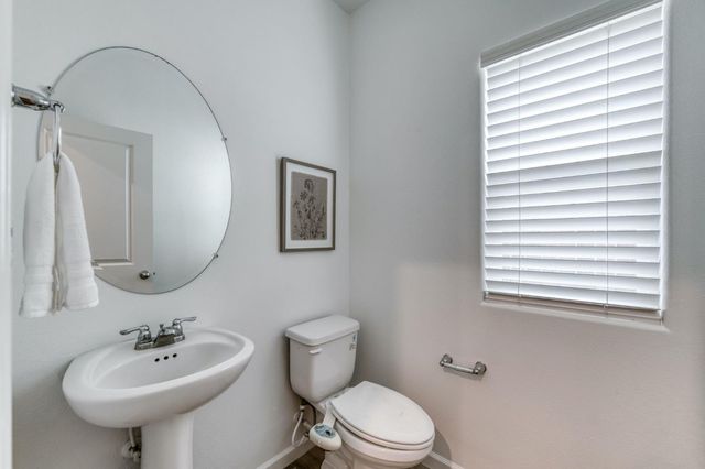 1391 Shoreside Drive, Madera, CA 93637