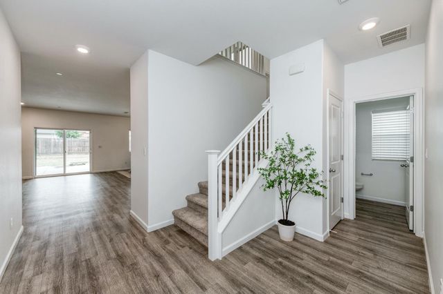 1391 Shoreside Drive, Madera, CA 93637