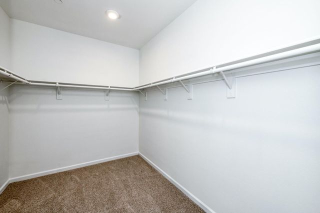 1391 Shoreside Drive, Madera, CA 93637