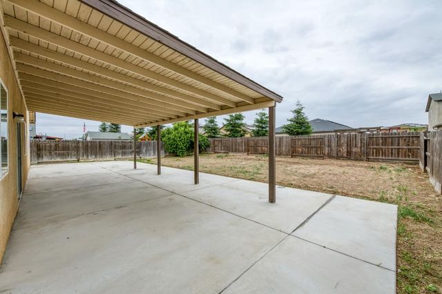1391 Shoreside Drive, Madera, CA 93637