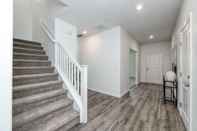 1391 Shoreside Drive, Madera, CA 93637