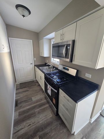 4311 E Wonder Lake Road, Wonder Lake, IL 60097