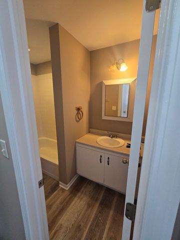 4311 E Wonder Lake Road, Wonder Lake, IL 60097